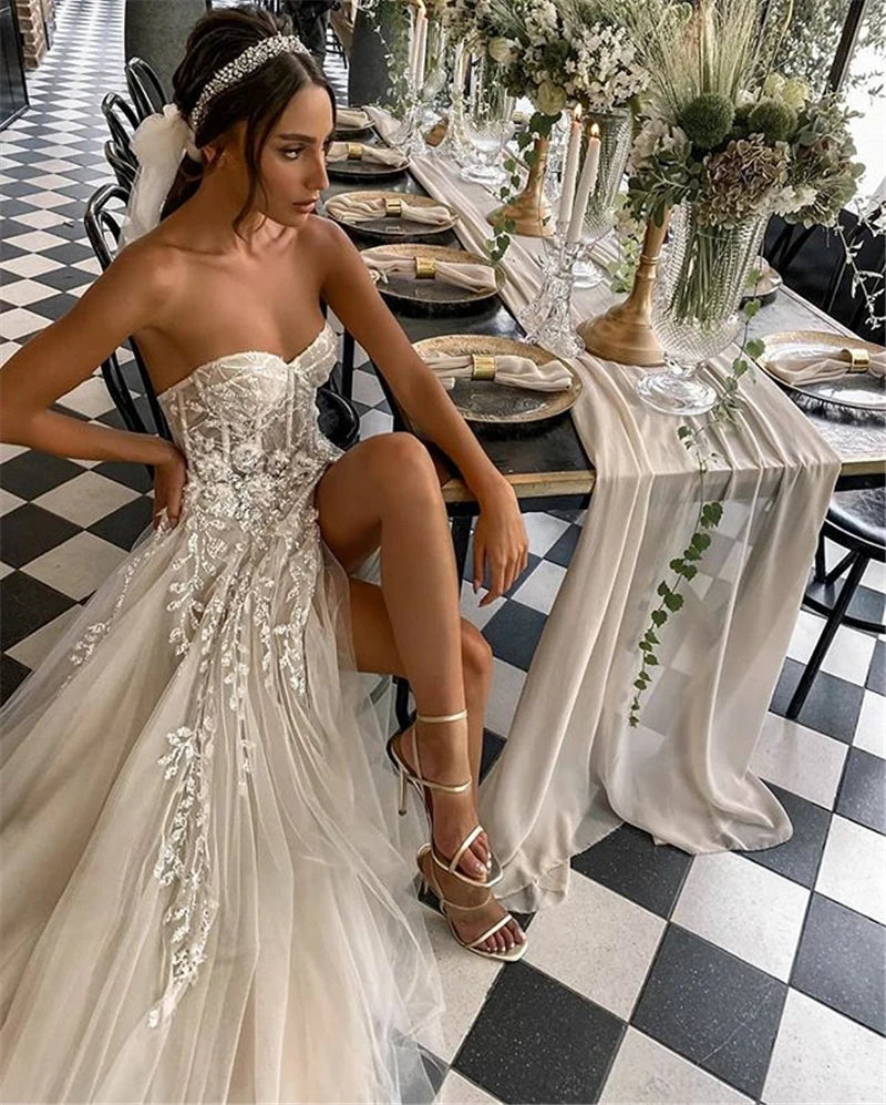 Women's Clothing With Trendy Designs Sexy Beach Wedding Dresses For Bride Elegant Lace Boho Wedding Gowns Strapless Sleeveless High Split Princess Dresses