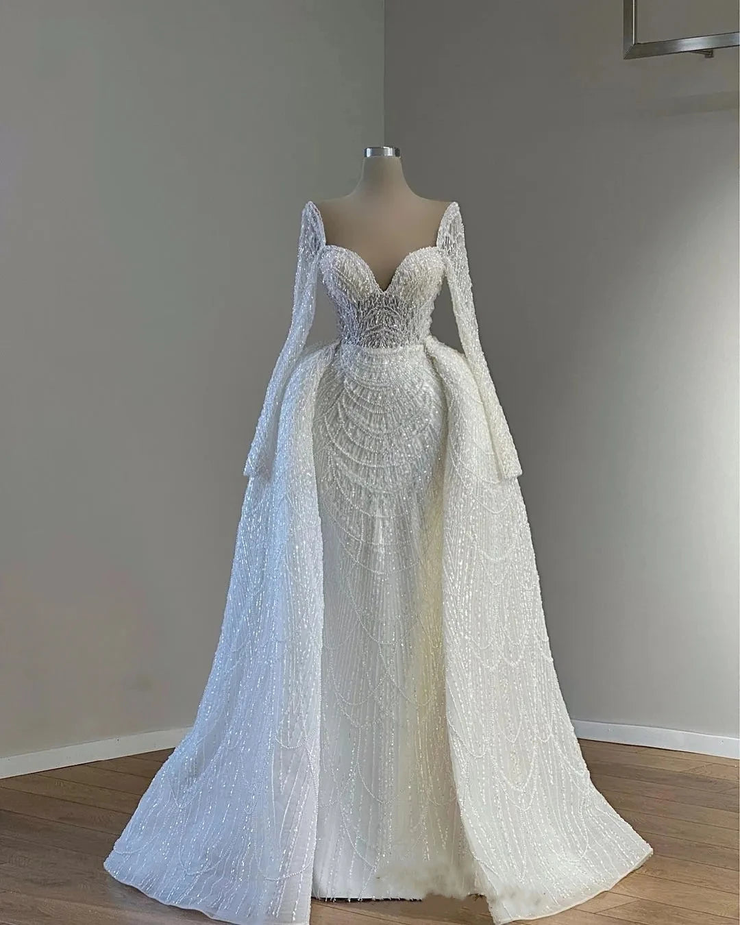 Stylish Women's Clothing Pieces White Mermaid Wedding Dresses With Detachable Train Long Sleeves Pearls Wedding Gowns Vestido Blanco Brides Dresses