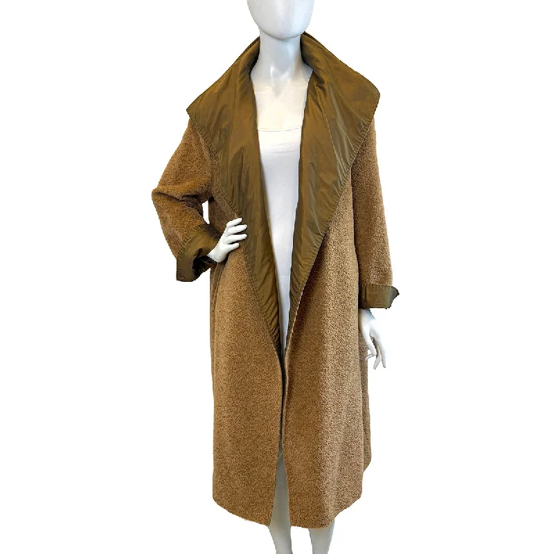 Women's Vacation Outfit Max Mara Coat
