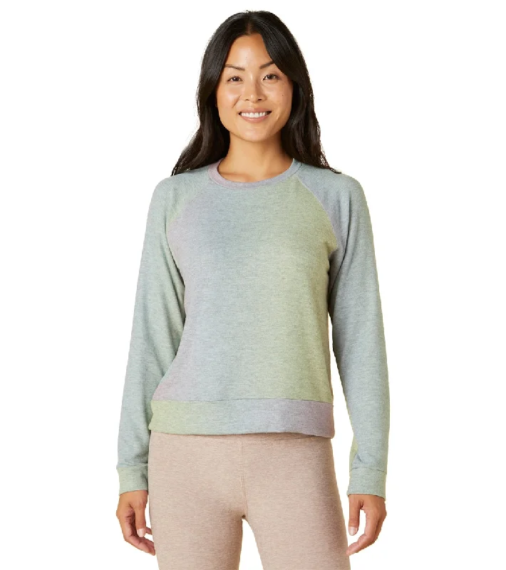 Women's Sporty Clothes Beyond Yoga Hacci Favorite Raglan Crew Yoga Pullover Prismatic