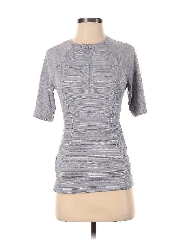 Chic Women's Clothing for Date Nights Short Sleeve T Shirt
