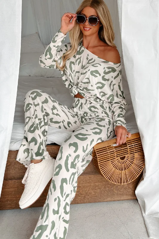 Daily Deals Feline Satisfaction Animal Print Loungewear Set (Sage/Ivory)